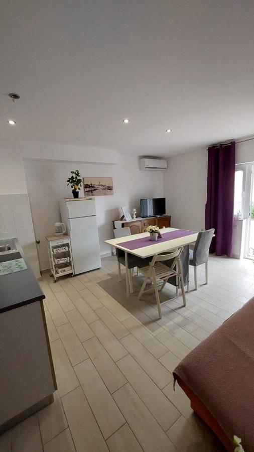 Apartman Avsec Krk Town Eksteriør billede